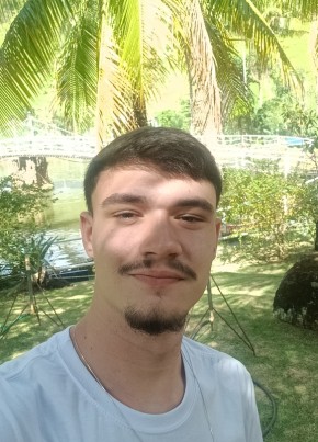 Alee из Vila Velha 20 лет