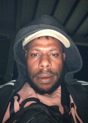 Jon из Port Moresby 18 лет