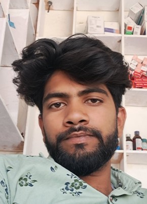 Mr Raj, 22, India, Narauli