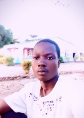 Charles, 20, Malaŵi, Blantyre