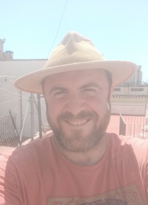 Javi из Vilanova i la Geltrú 41 год