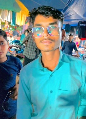 Arman, 18, India, Delhi