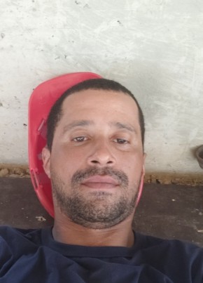 Luis Carlos Ferr из Cuiabá 34 года