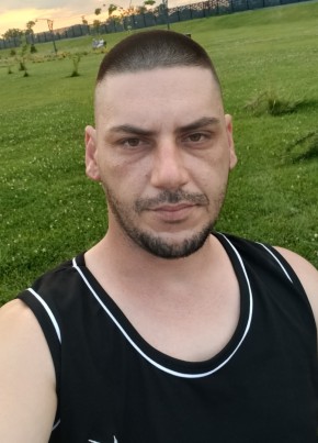 Olyyy из Târgoviște 27 лет