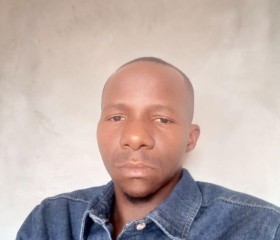 Prince, 29, Bangui
