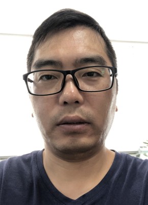 成哥, 46, 中华人民共和国, 玉山镇