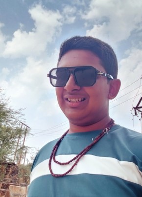 Dhruv, 18, India, Gandhinagar