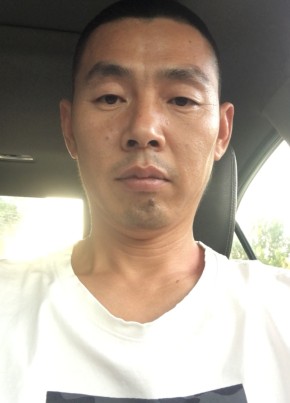 李明亮, 29, 中华人民共和国, 郑州