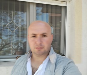 George, 35, Strumica