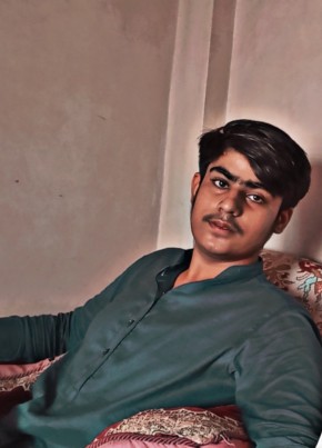 bilal., 19, Pakistan, Karachi