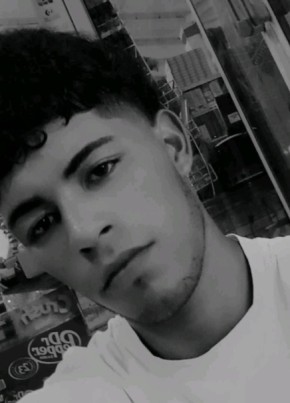 Jose flores из La Ceiba 18 лет