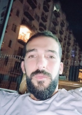 Ömer Azi, 26, Türkiye Cumhuriyeti, İzmir