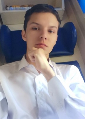 Виталий из Энгельса 23 года