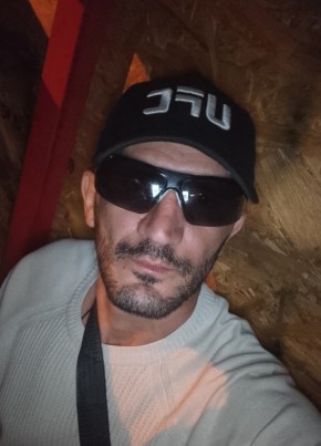 Тико Касабян из Усть-Джегуты 22 года