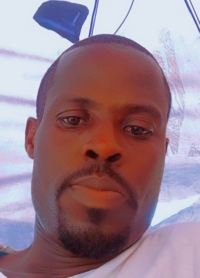 Kounbo Raoul из Douala 18 лет
