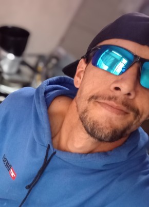 Alessandro из Curitiba 18 лет