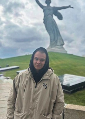 Артем из Челябинска 24 года