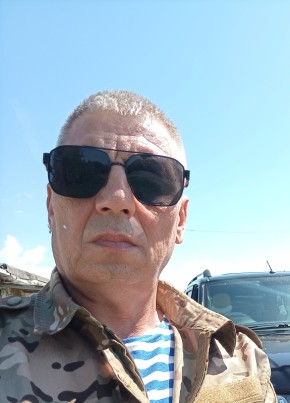Константин из Коркино 49 лет