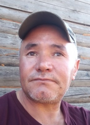 Роман из Челябинска 45 лет