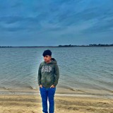 Elyas Afghanista, 20  , Riverbank