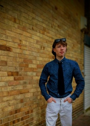 Chaz из Poole 19 лет