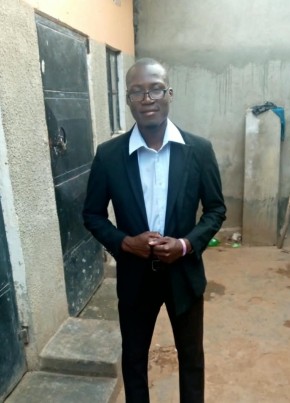 Colline Mwesigwa из Kampala 20 лет