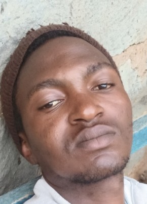 James из Nairobi 21 год