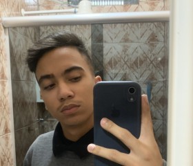 Gustavo, 19, Brasilia