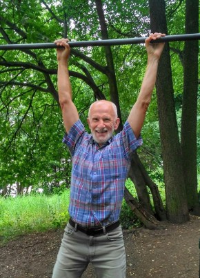 Михаил из Брянска 68 лет