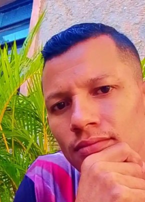 Luis Veliz из Valencia 32 года