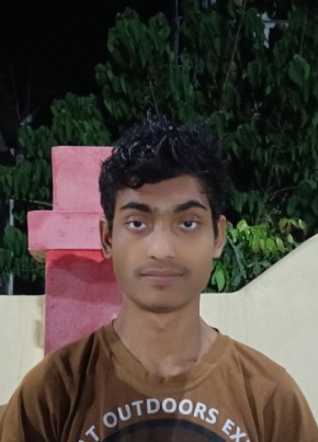 Amir dancer, 20, India, Silapathar