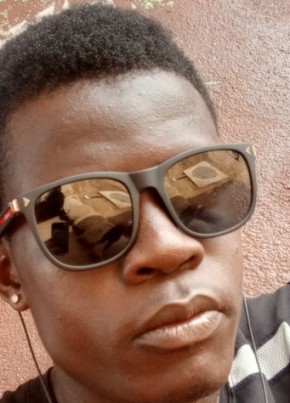 Enzo, 21, Liberia, Monrovia