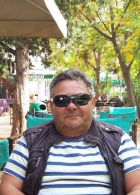 Λεων, 51, Ελληνική Δημοκρατία, Χανιά