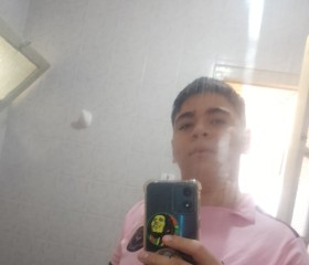 Benjamin, 18, San Rafael