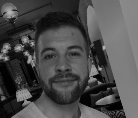 Yan, 33, Munich
