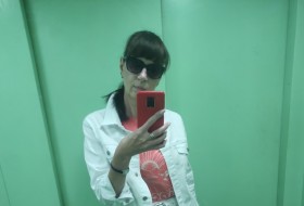 Lady, 47 - Just Me