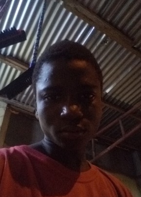 Je m'appelle Éri, 19, République Togolaise, Lomé
