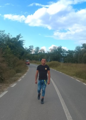 Georgean из Târgoviște 28 лет