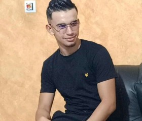 Yahia, 20, Setif