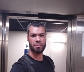 Lassad, 39, Cergy-Pontoise