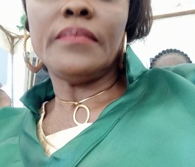Prisca, 56 лет, Abidjan