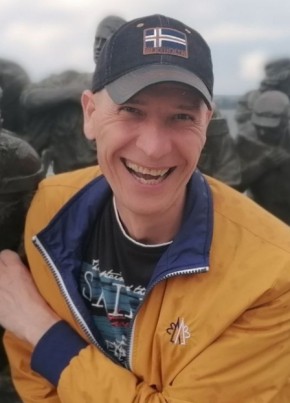 Денис из Ижевска 50 лет