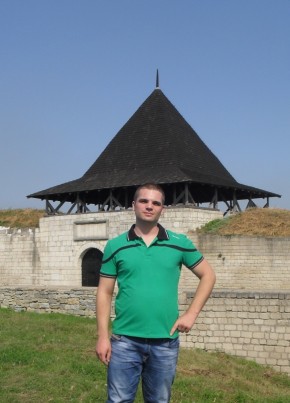 Андрей Кравченко из Кировска 34 года