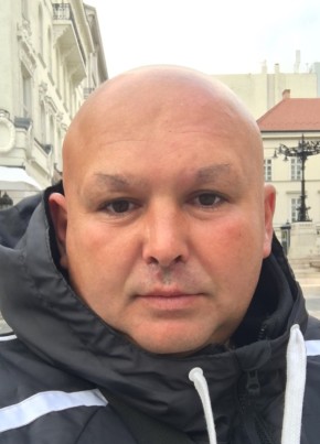 Роберт, 48, A Magyar Népköztársaság, Budaörs