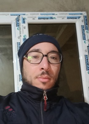 Amine, 30, People’s Democratic Republic of Algeria, Ech Chettia
