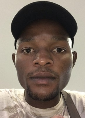 Russel Ruponeso, 29, iRiphabhuliki yase Ningizimu Afrika, IPitoli