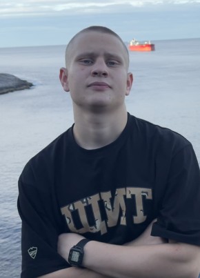 Oleg из Североморска 19 лет