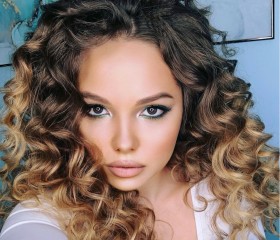 Aishaaaaa, 18, Newcastle upon Tyne