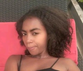sadia, 28, Hell-Ville
