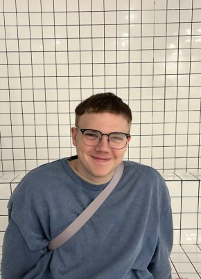 Дмитрий из Тюмени 22 года